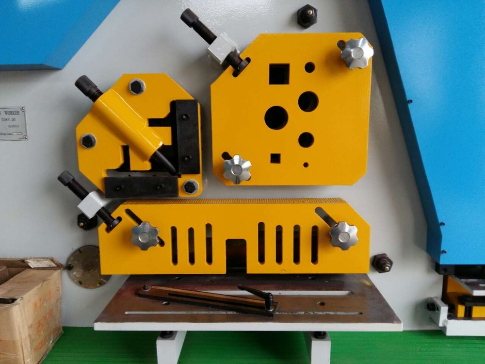 110 Ton Metal Sheet Press Corner Cutting Hydraulic Ironworker Machine 110 톤 금속 시트 프레스 코너 절단 유압 Ironworker 기계