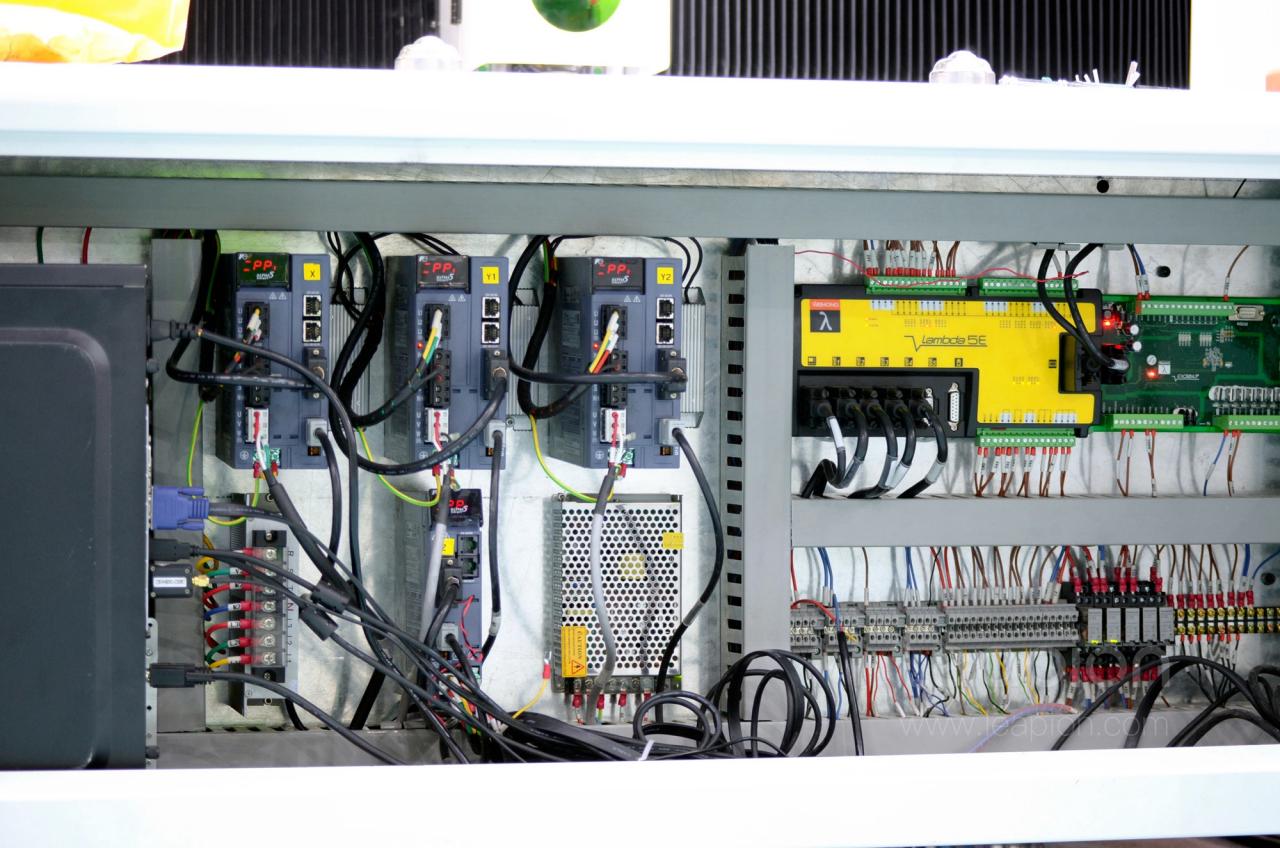 1500*3000mm 500w Racuys Or Ipg Fiber Laser Cutting Machine 1500*3000mm 500w Racuys 또는 Ipg 섬유 레이저 절단기