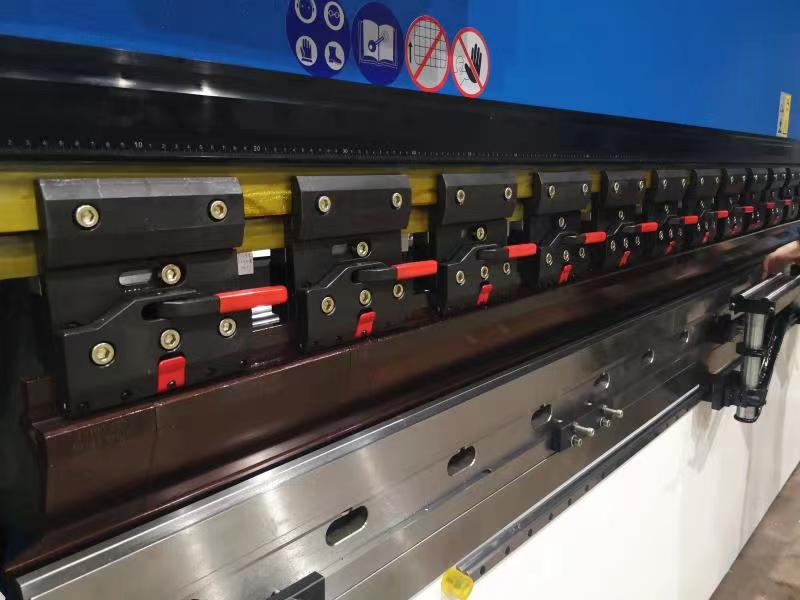 160t-4000 4-axis Cnc Hydraulic Bending Machine Press Brake 160t-4000 4축 CNC 유압 벤딩 머신 프레스 브레이크