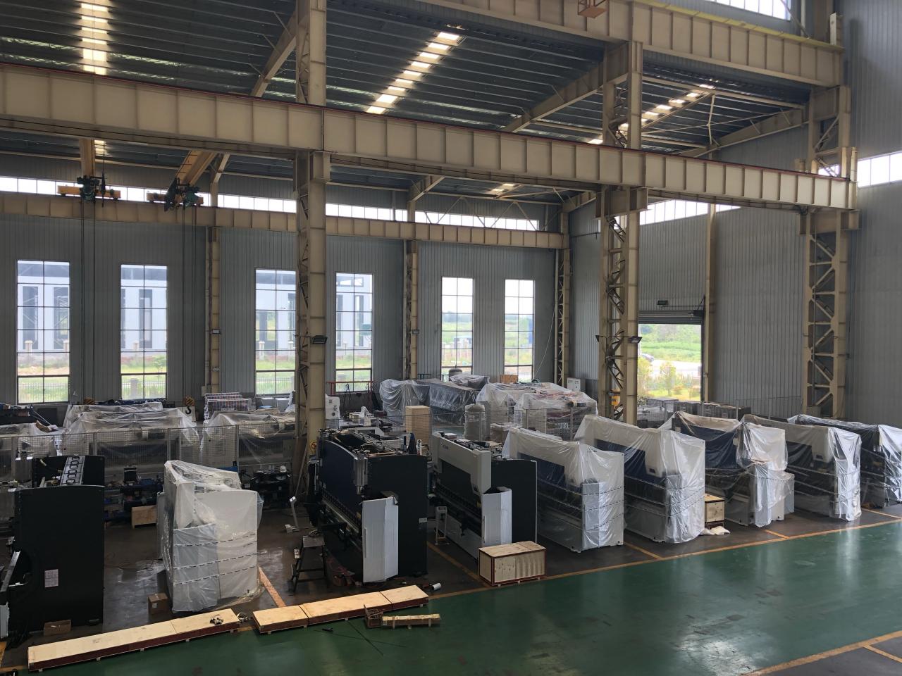 16mm Hydraulic Guillotine Shearing Machine For Sheet Metal Cutting 6 Meters 6 미터를 절단하는 판금을 위한 16mm 유압 단두대 깎는 기계