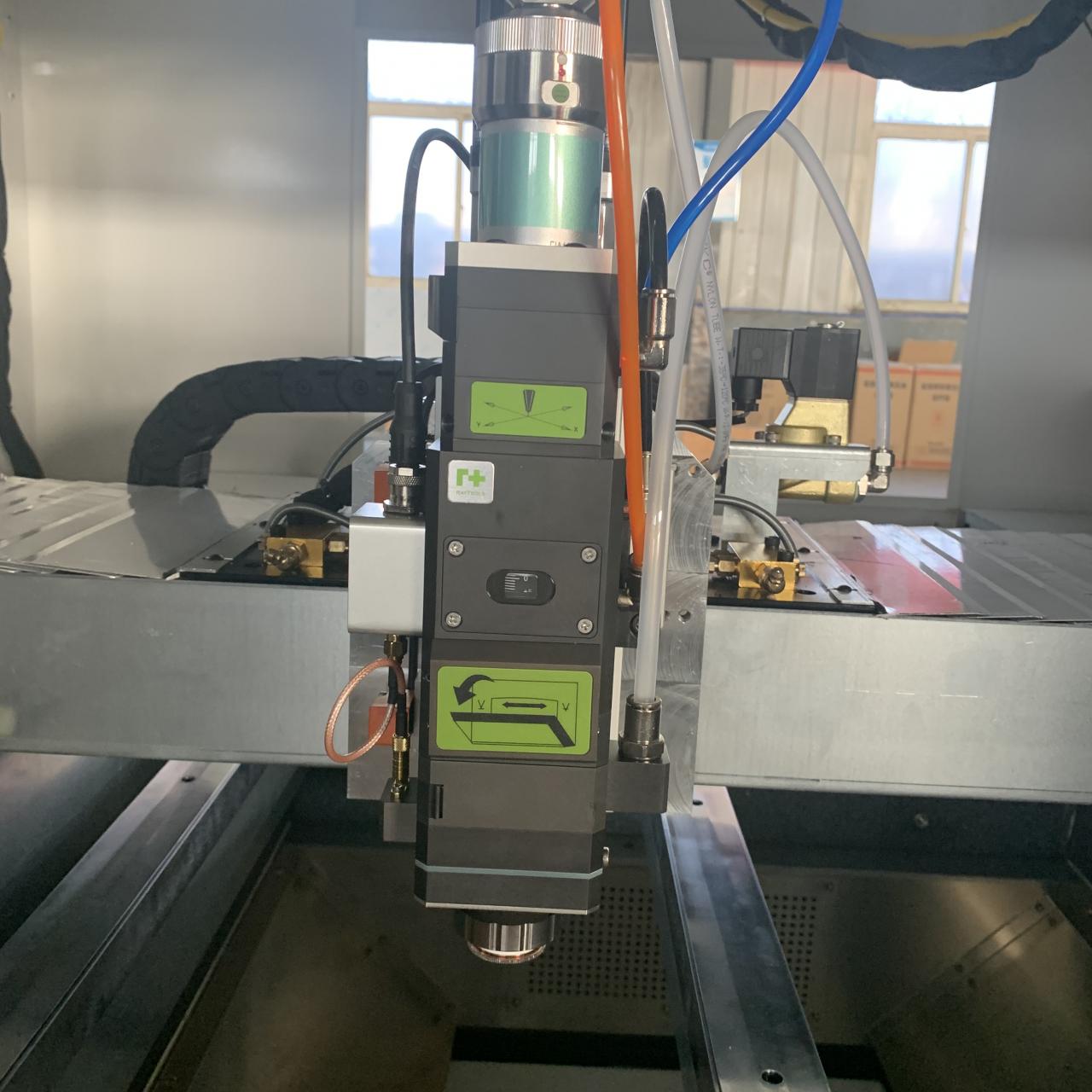 1kw 2kw Good Price Fiber Laser Cutting Machine For Sheet Metal 판금을 위한 1kw 2kw 좋은 가격 섬유 레이저 절단기