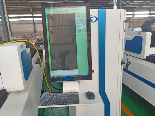 3015 Fiber Laser Cutting Machine For Metal Tube Carbon Sheet Steel 금속 관 탄소 강판을 위한 3015 섬유 레이저 절단기