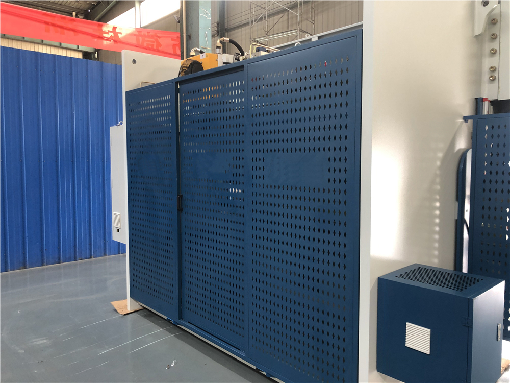 3+1 Axis Cnc Hydraulic Press Brake With Esa System Esa 시스템이있는 3 + 1 축 Cnc 유압 프레스 브레이크