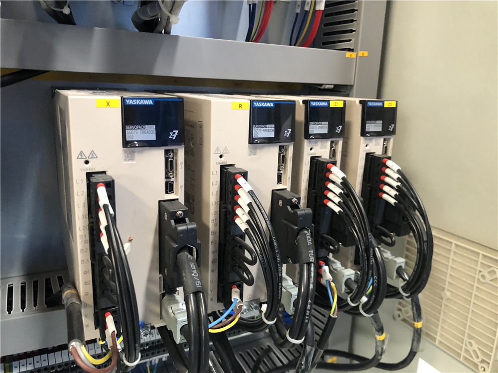 3+1 Axis Cnc Hydraulic Press Brake With Esa System Esa 시스템이있는 3 + 1 축 Cnc 유압 프레스 브레이크