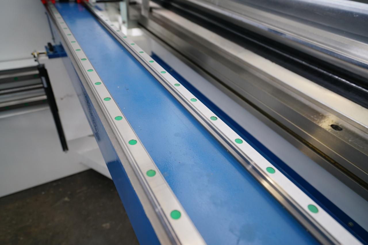 4 Axis Cnc Tandem Press Brake With Delem Da58t 2d Graphical Controller Delem Da58t 2d 그래픽 컨트롤러가 있는 4축 Cnc 탠덤 프레스 브레이크