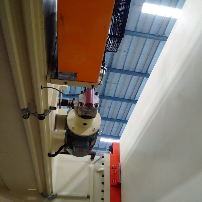 4 Axis Cnc Tandem Press Brake With Delem Da58t 2d Graphical Controller Delem Da58t 2d 그래픽 컨트롤러가 있는 4축 Cnc 탠덤 프레스 브레이크