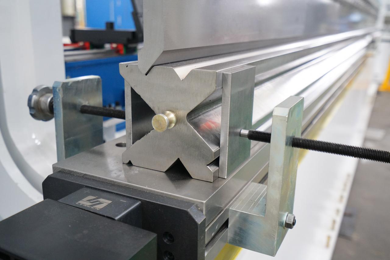 4 Axis Cnc Tandem Press Brake With Delem Da58t 2d Graphical Controller Delem Da58t 2d 그래픽 컨트롤러가 있는 4축 Cnc 탠덤 프레스 브레이크