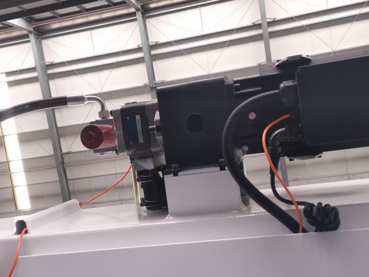 4 Axis Cnc Tandem Press Brake With Delem Da58t 2d Graphical Controller Delem Da58t 2d 그래픽 컨트롤러가 있는 4축 Cnc 탠덤 프레스 브레이크