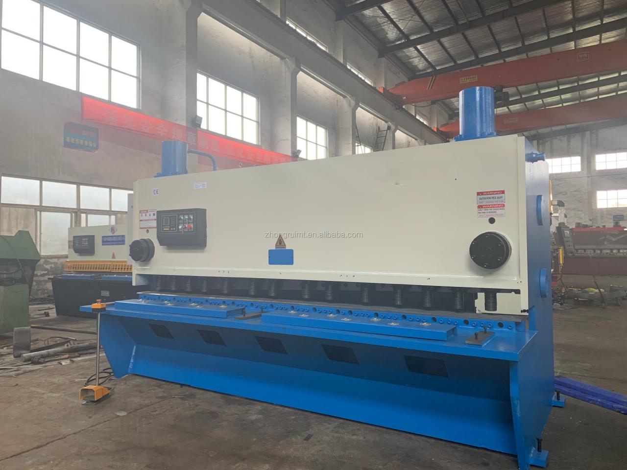 4mmx2500 Hydraulic Shearing Steel Plate Cutting Machinery Steel Plate Shear 4mmx2500 유압 전단 강판 절단 기계 강판 전단