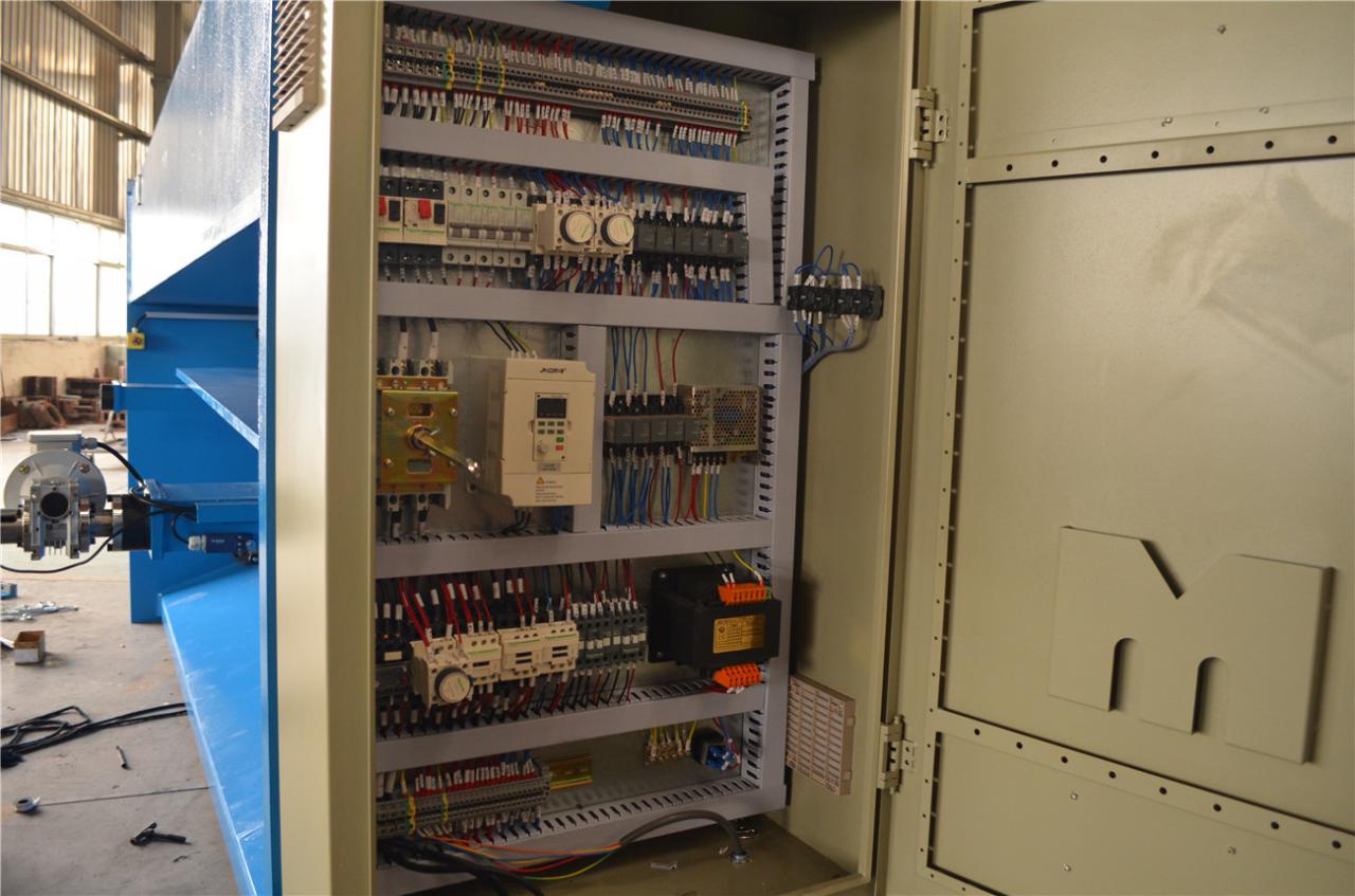 6*3200mm Guillotine Shears Metal Shear Hydraulic Iron Sheet Cutting Shearing Machine 6*3200mm 단두대는 금속 가위 유압 철 장 절단 가위 기계