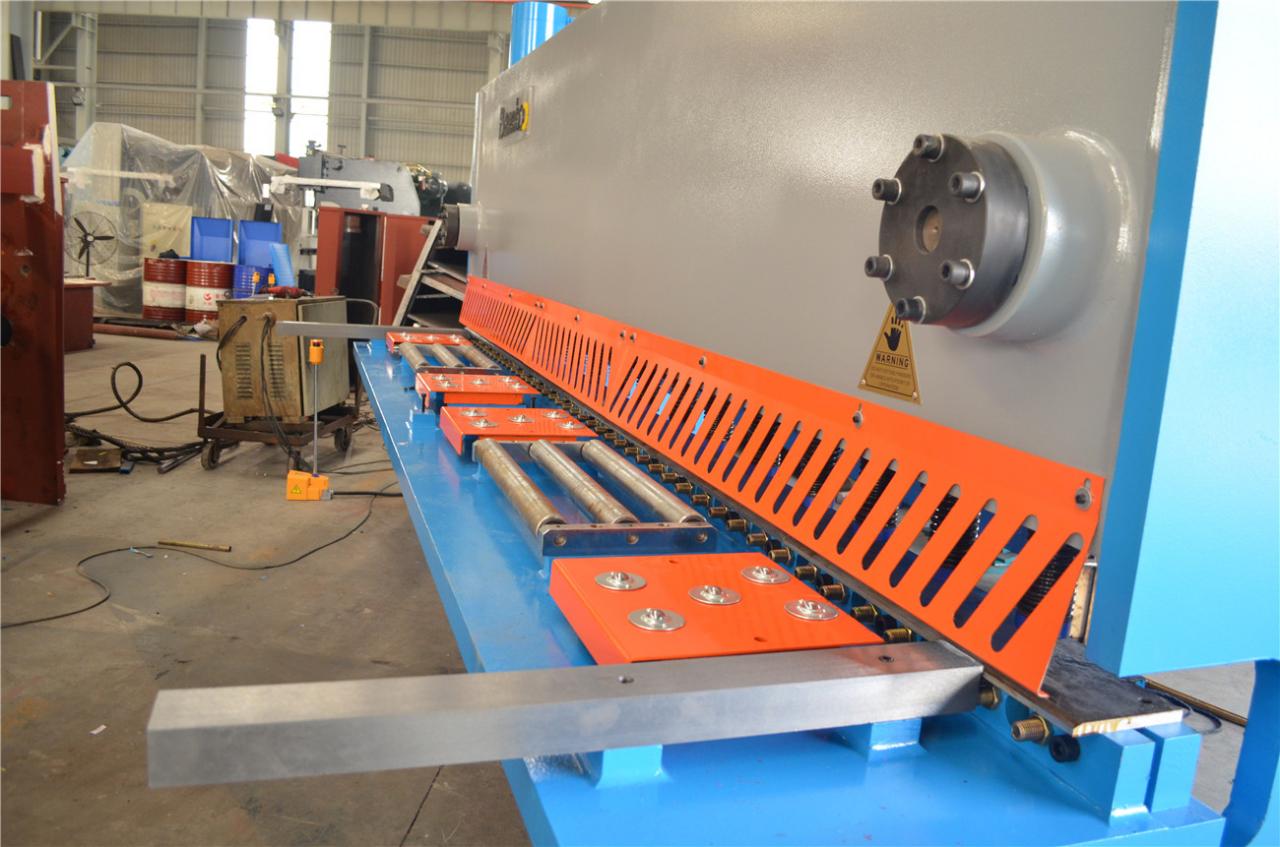 6*3200mm Guillotine Shears Metal Shear Hydraulic Iron Sheet Cutting Shearing Machine 6*3200mm 단두대는 금속 가위 유압 철 장 절단 가위 기계