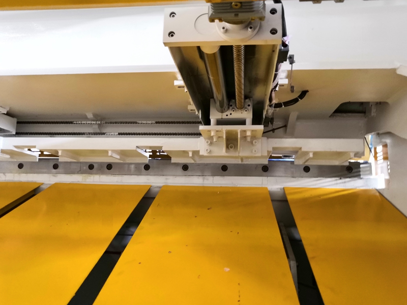 6mm Q11 Electric Sheet Plate Shearing Machine 8 Feet Sheet Metal Shearing Machine 6mm Q11 전기 장 판 깎는 기계 8 피트 판금 깎는 기계