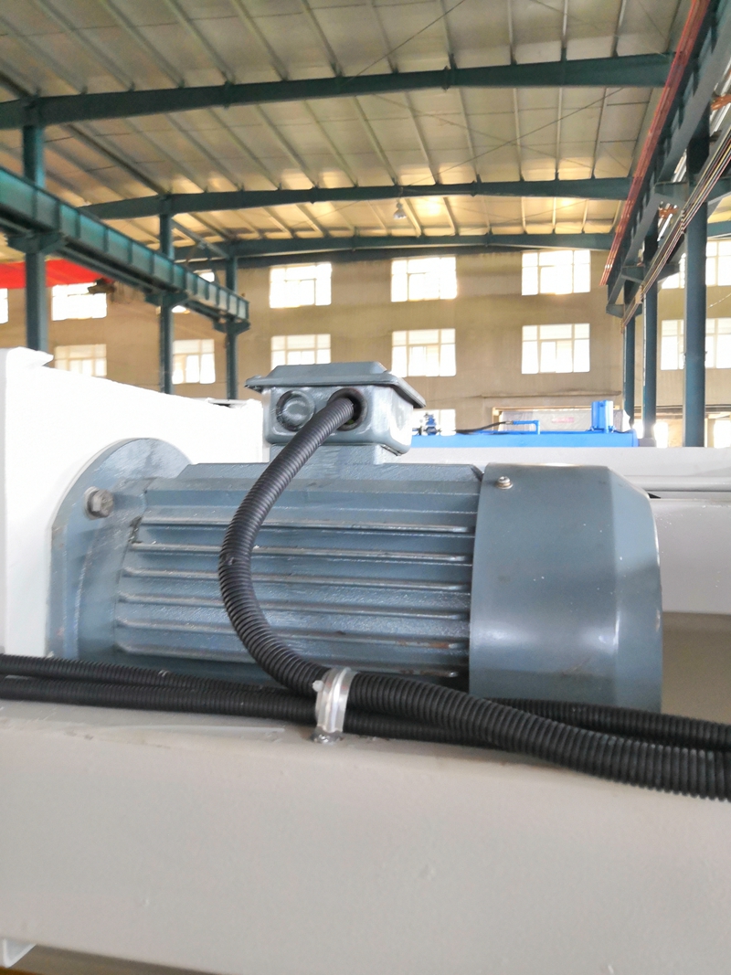 6mm Q11 Electric Sheet Plate Shearing Machine 8 Feet Sheet Metal Shearing Machine 6mm Q11 전기 장 판 깎는 기계 8 피트 판금 깎는 기계