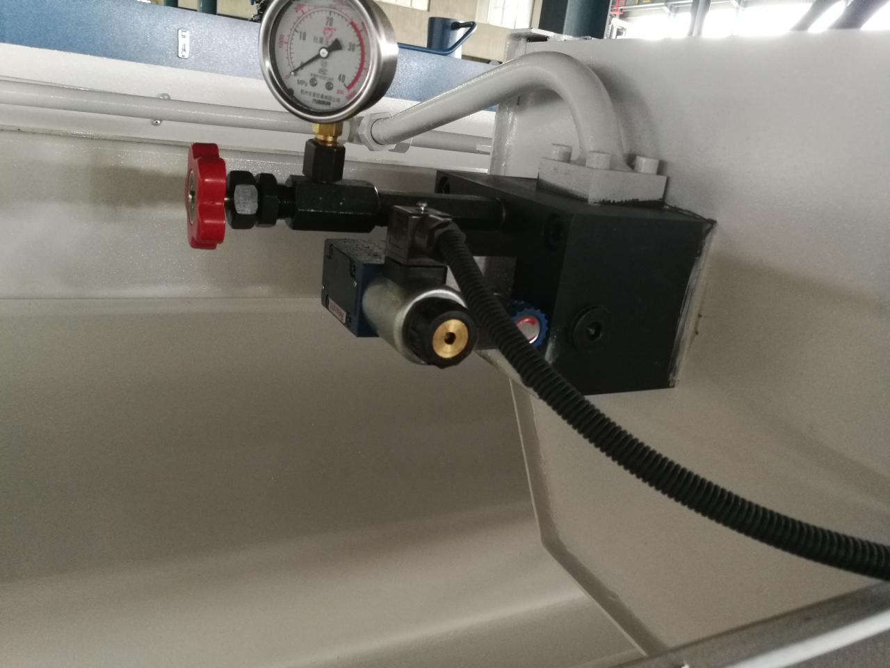 6mm Q11 Electric Sheet Plate Shearing Machine 8 Feet Sheet Metal Shearing Machine 6mm Q11 전기 장 판 깎는 기계 8 피트 판금 깎는 기계