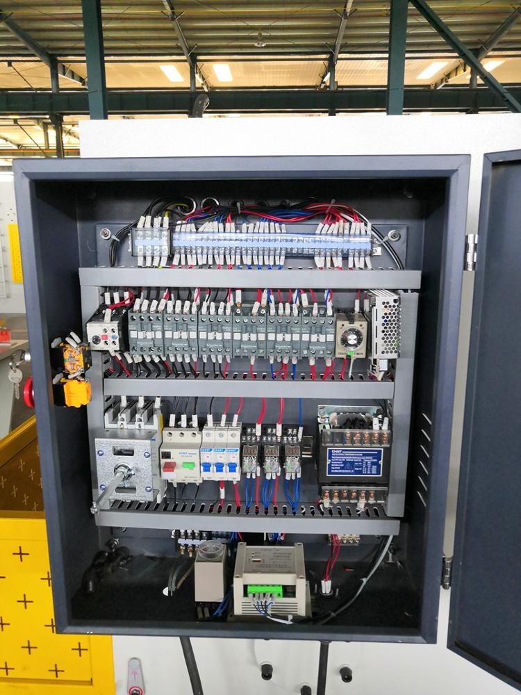 6mm Q11 Electric Sheet Plate Shearing Machine 8 Feet Sheet Metal Shearing Machine 6mm Q11 전기 장 판 깎는 기계 8 피트 판금 깎는 기계