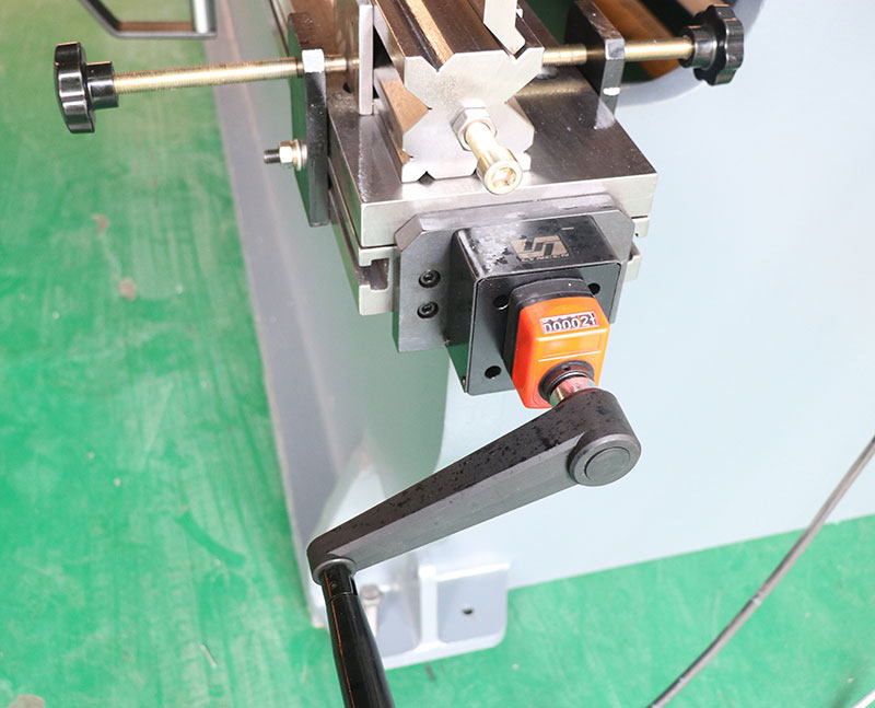 금속 프레스 브레이크 Wc-63t3200 금속 시트 벤딩 머신 Cnc 유압 프레스 브레이크