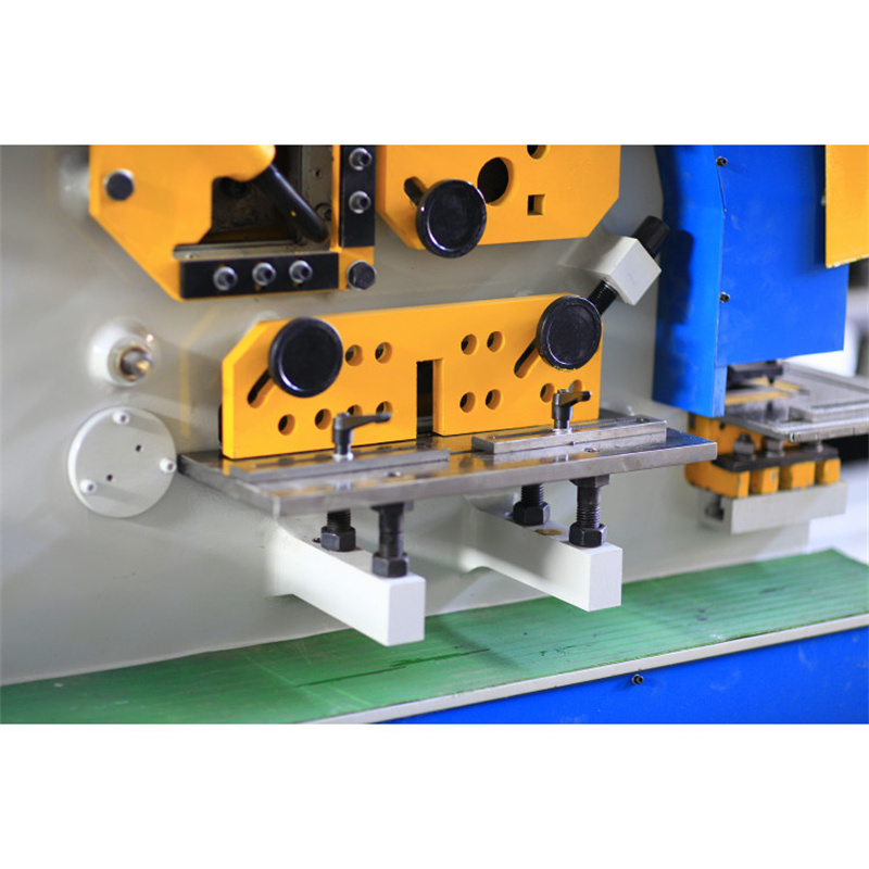 작은 Cnc Q35y-16 40 톤 Ironworker 유압 결합 펀칭기