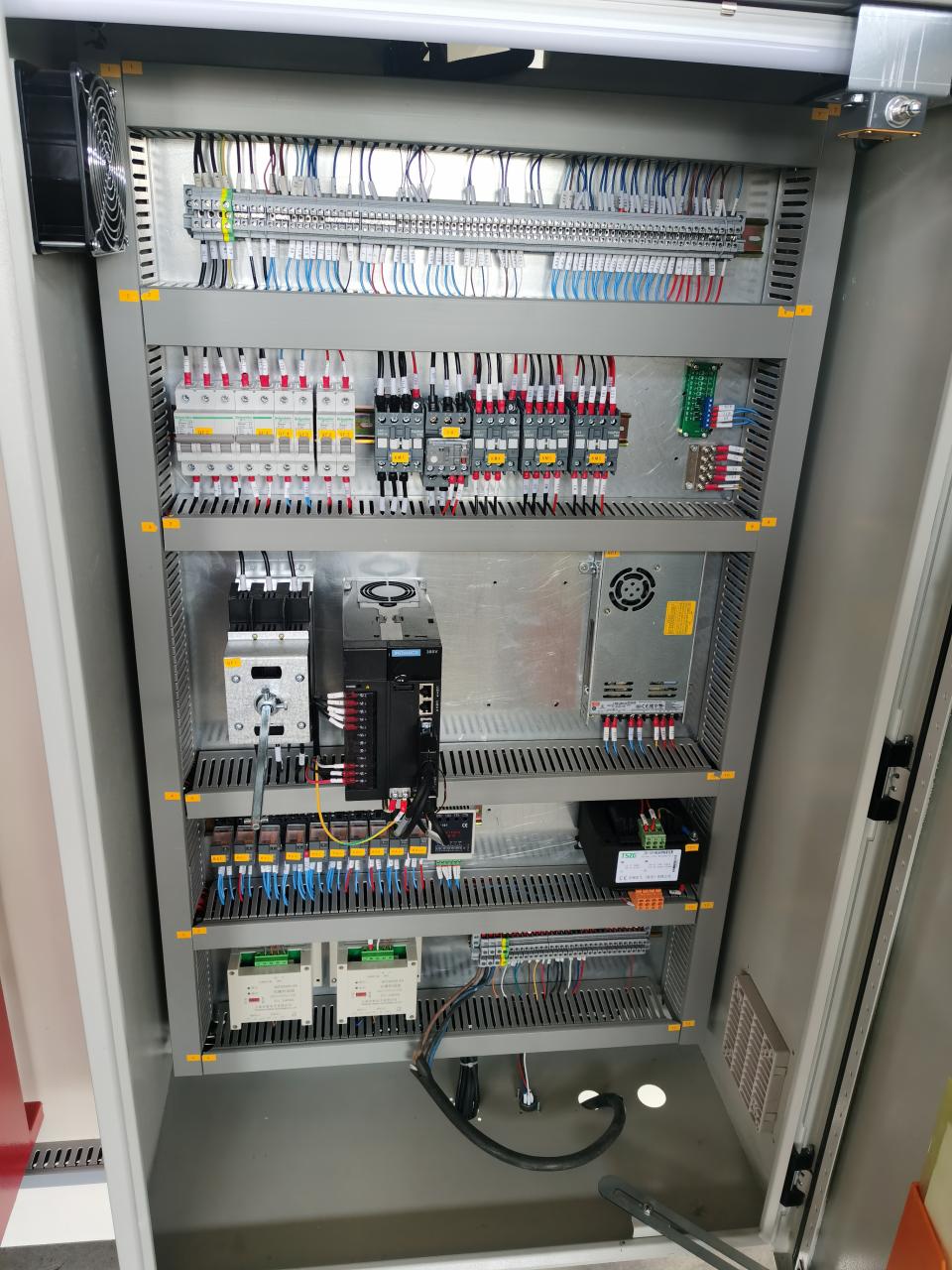 China Metal Hydraulic Press Brake Machine With Reasonable Price 합리적인 가격으로 중국 금속 유압 프레스 브레이크 기계