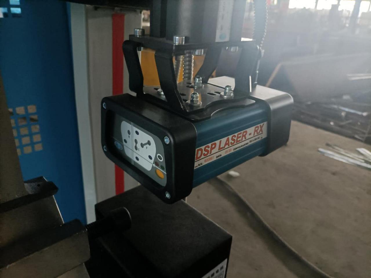 Cnc Hydraulic Press Brake Machine Bending Servo Electric Press Brake 40T Cnc 수압기 브레이크 기계 구부리는 서보 전동기 브레이크 40T