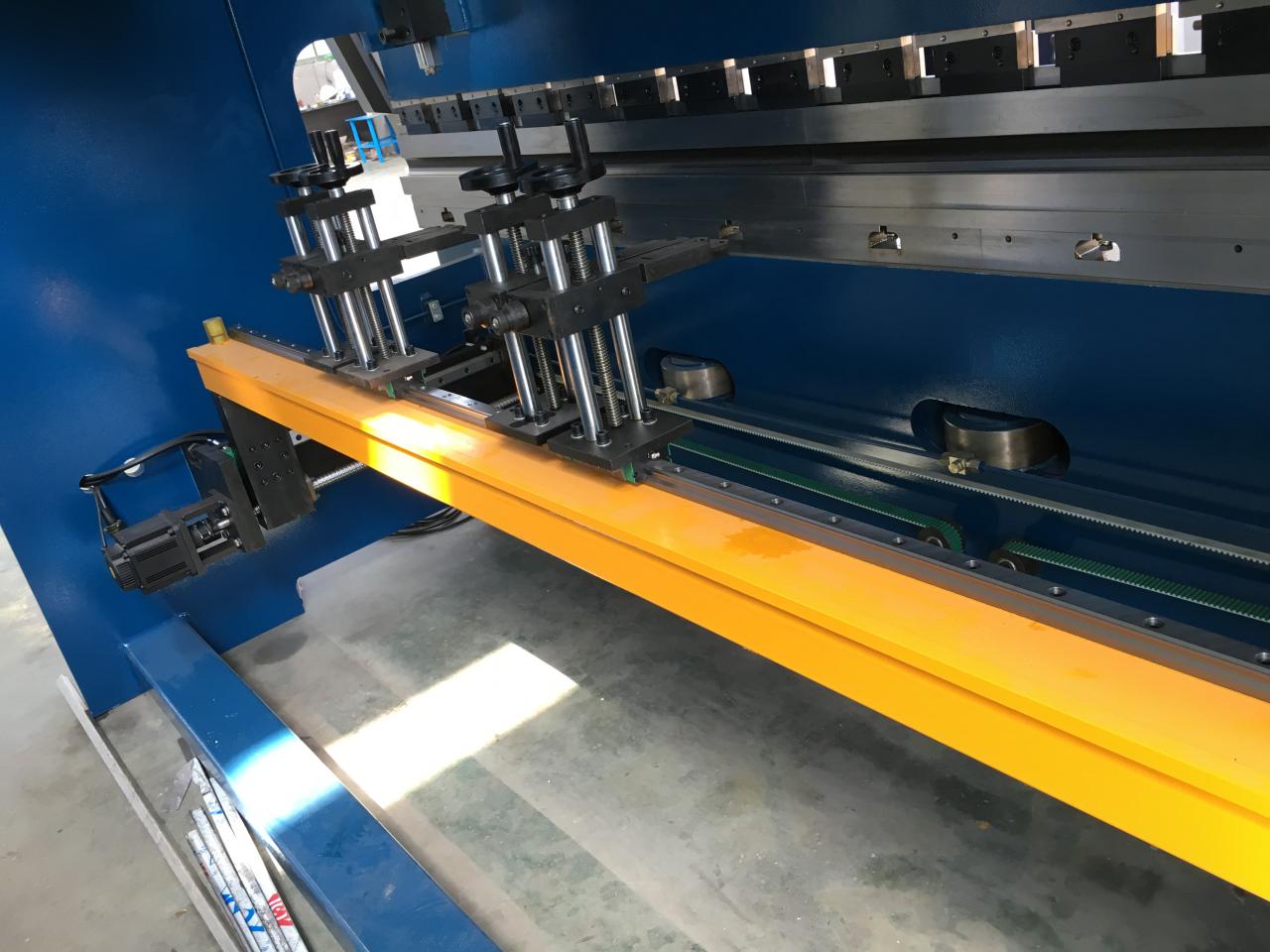 Cnc Servo Press Brake 250t/3.2m 3+1 Axis 3 Meter Sheet Metal Press Brake Cnc 서보 프레스 브레이크 250t/3.2m 3+1 축 3 미터 판금 프레스 브레이크