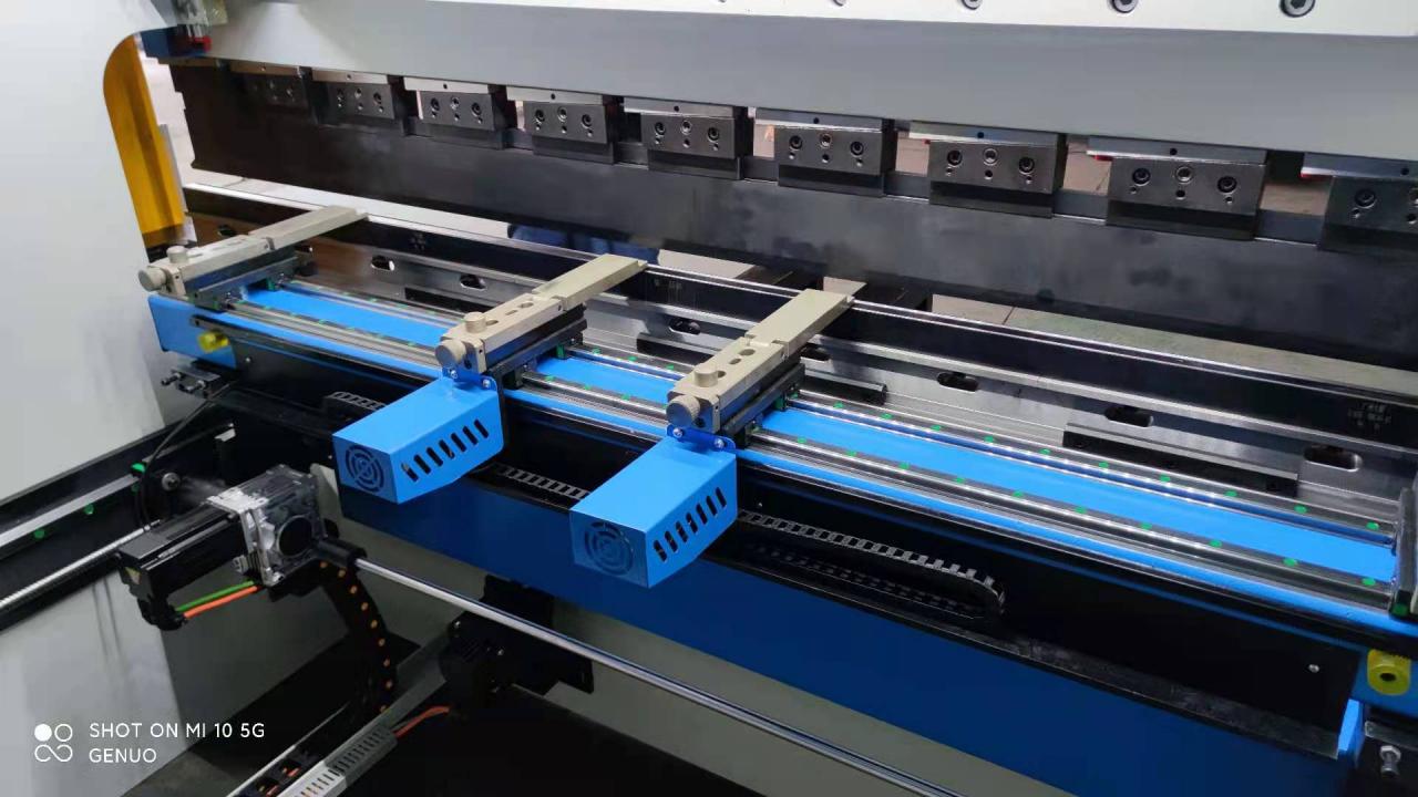 Da-66t Controller Cnc Hydraulic Press Brake Price With 3d Touch Screen System Da-66t 관제사 Cnc 3d 터치스크린 체계를 가진 수압기 브레이크 가격