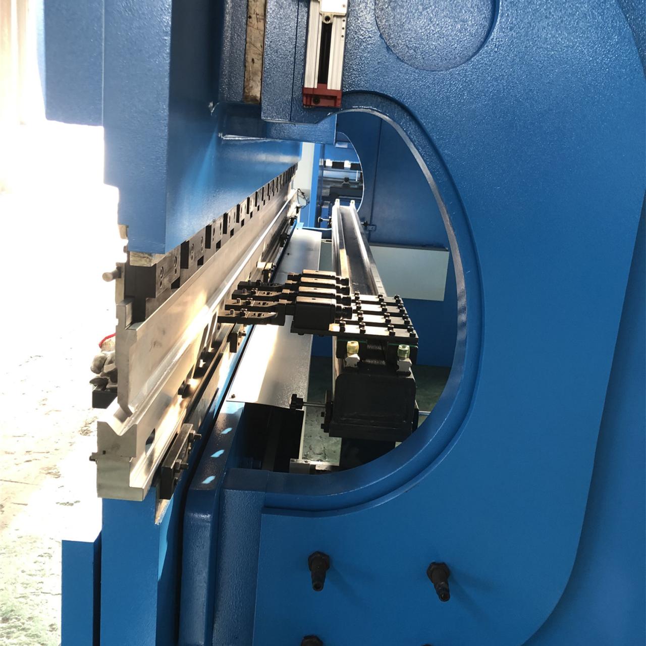 Da53t Cnc System Controller 125t4000 3+1 Axis Cnc Hydraulic Press Brake With Good Quality Da53t Cnc 시스템 컨트롤러 125t4000 좋은 품질의 3+1 축 Cnc 유압 프레스 브레이크