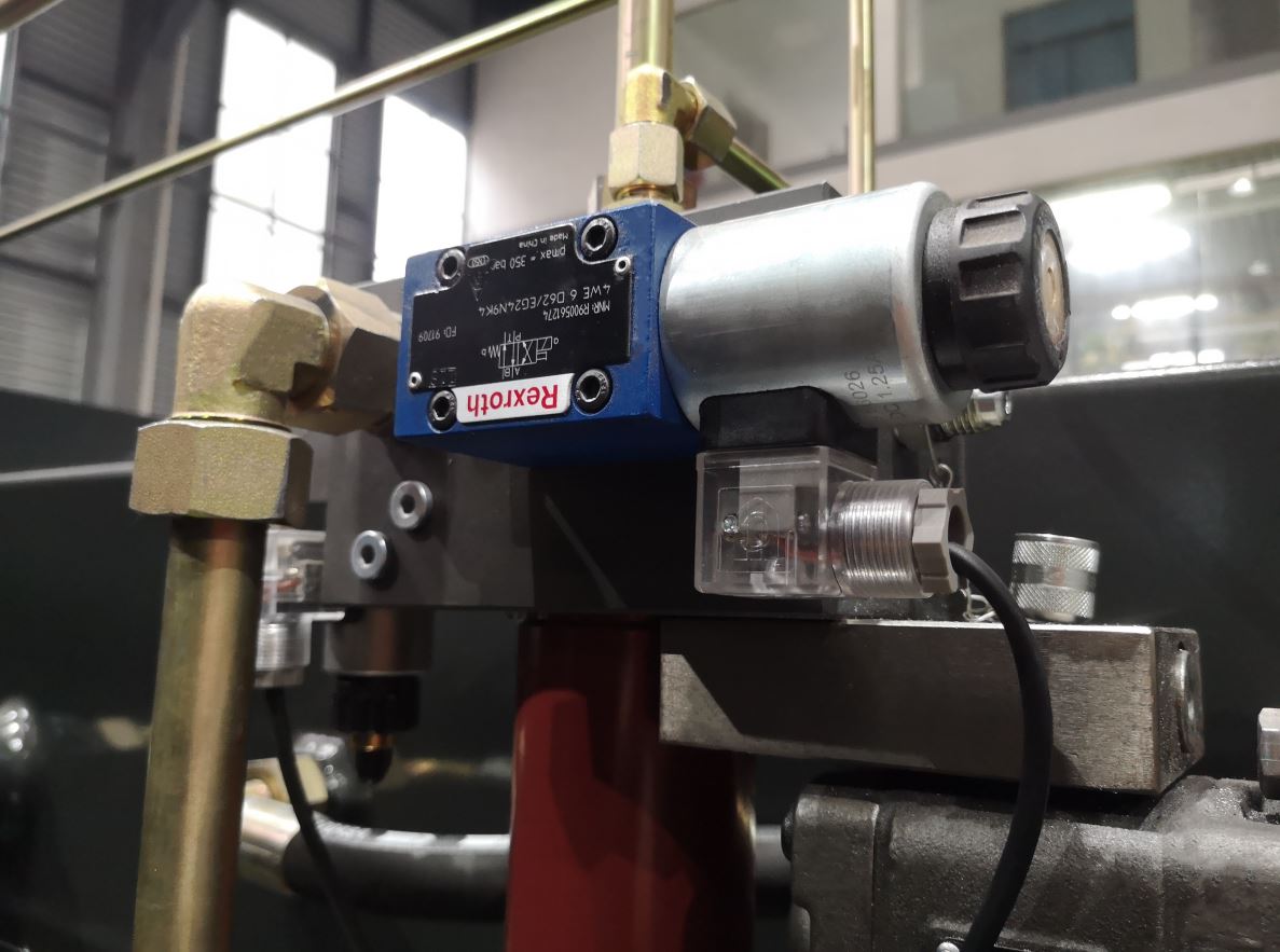 Delem Da66t 125 3+1 4+1 6+1 8+1 Cnc Hydraulic Press Brake For Metal Plate Bending Delem Da66t 125 3+1 4+1 6+1 8+1 금속 플레이트 벤딩용 Cnc 유압 프레스 브레이크