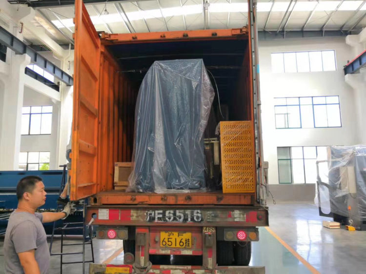 Economic Single Double Worktable Cnc Sheet Metal Fiber Laser Cutting Machine 경제적인 단 하나 두 배 작업대 Cnc 판금 섬유 레이저 절단기