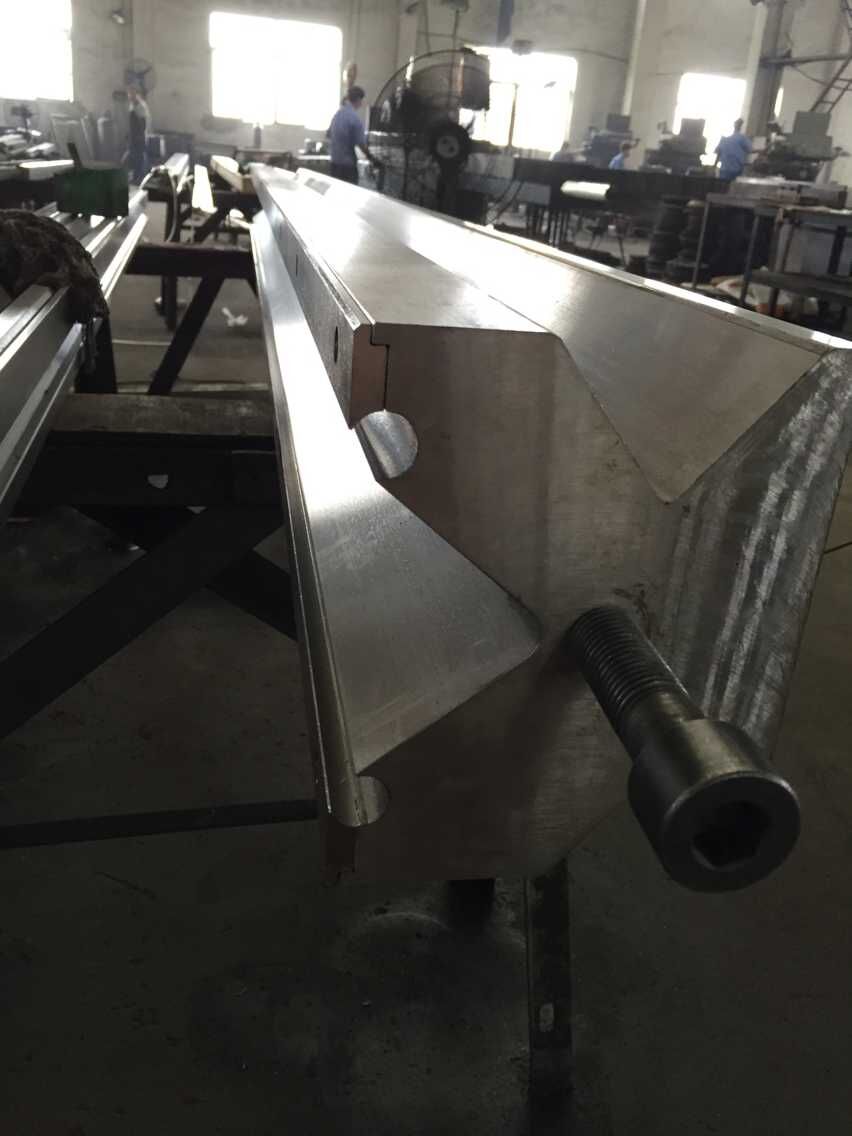 Full Automatic High Power Sheet Bending Machine And Cnc Press Brake Machine 가득 차있는 자동적인 고성능 장 구부리는 기계와 Cnc 압박 브레이크 기계