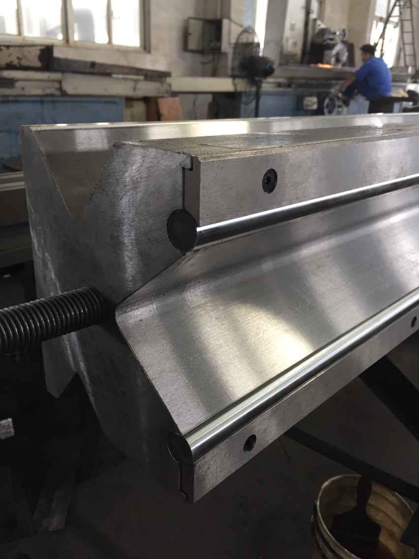 Full Automatic High Power Sheet Bending Machine And Cnc Press Brake Machine 가득 차있는 자동적인 고성능 장 구부리는 기계와 Cnc 압박 브레이크 기계