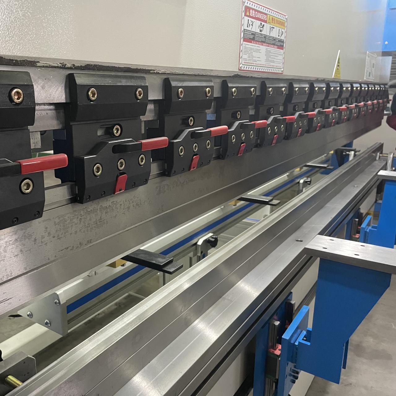 High Quality 3m Press Brake Machine Hydraulic 100 Ton For Sheet Metal Bending 판금 구부리기를 위한 고품질 3m 압박 브레이크 기계 유압 100 톤