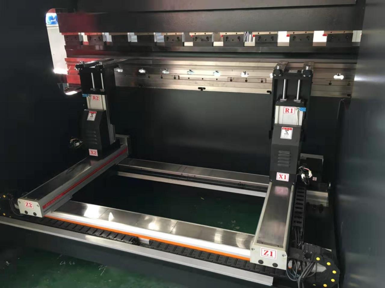 Hydraulic Stainless Steel Wc67y/k-300/6000 Mould Crowning Press Brake 유압 스테인리스 스틸 Wc67y/k-300/6000 금형 크라우닝 프레스 브레이크