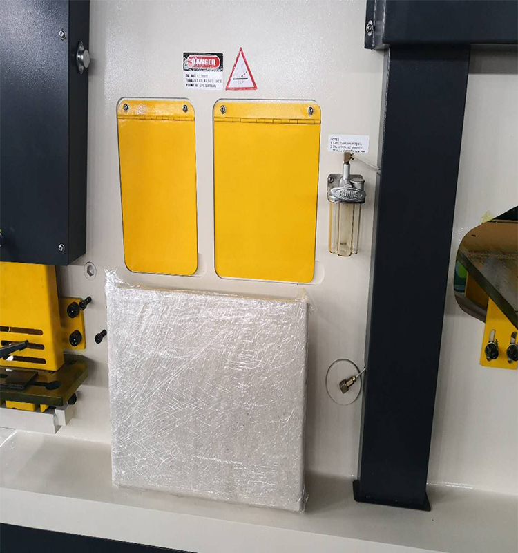 Metal Cutting Hydraulic Steelworkers Machine For Punching Cropping Notching Cutting 펀칭 자르기 노칭 절단을 위한 금속 절단 유압 Steelworkers 기계