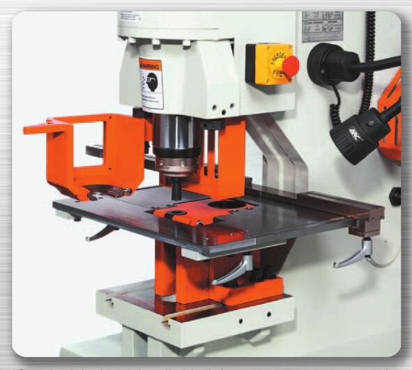 Metal Hydraulic IronWorker Machine Punching And Shearing Machine 금속 유압 IronWorker 기계 펀칭 및 전단 기계