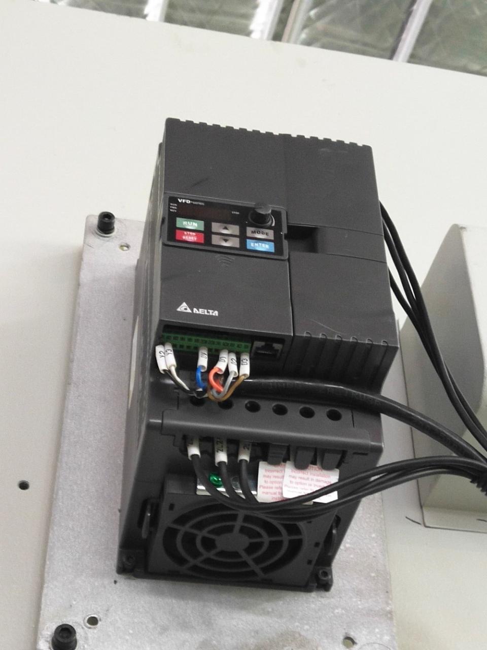 공압 마찰 클러치 고성능 펀치 프레스 기계