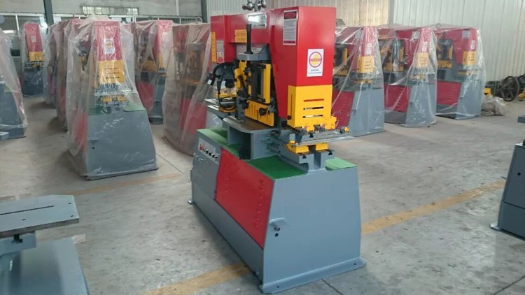 Q35y Series Multifunctional Hydraulic Iron Worker Combined Shearing And Punching Machine Q35y 시리즈 다기능 유압 철 작업자 결합 깎기 및 펀칭기