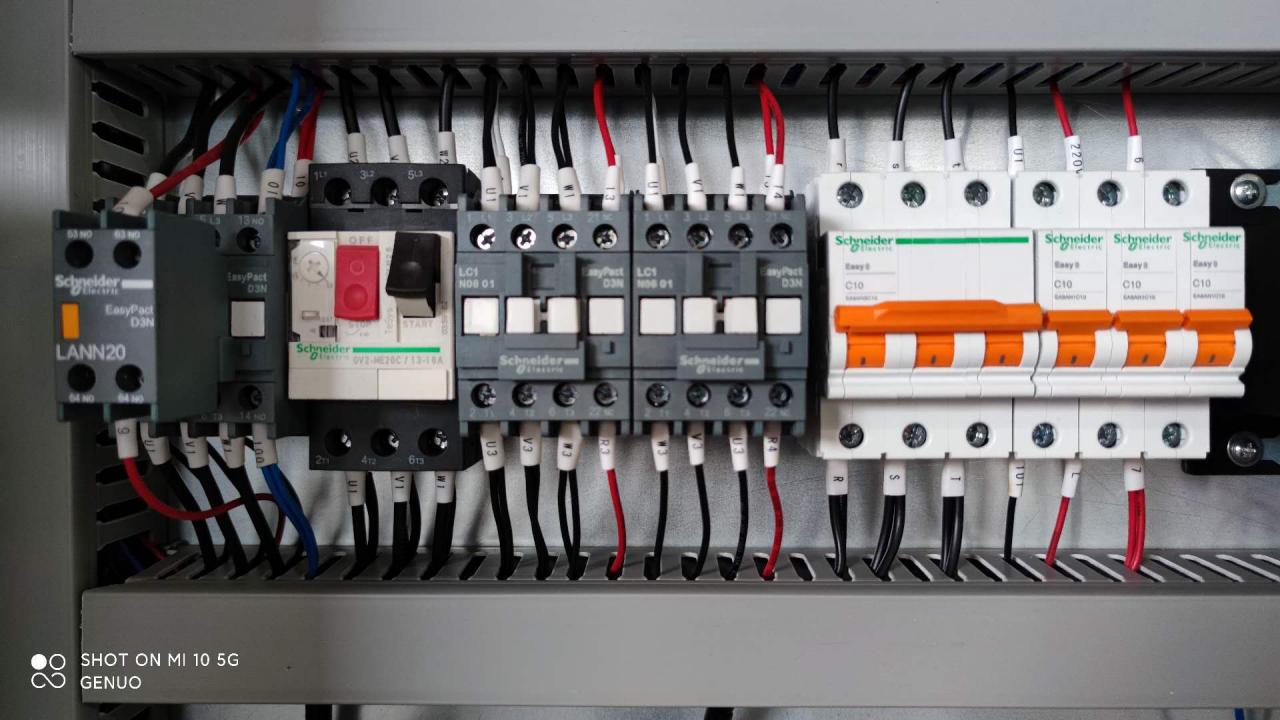 Qc11k Hydraulic Shear Machine And Guillotine Shearing Machine For Sheet Metal Cutting 판금 절단을 위한 Qc11k 유압 가위 기계 그리고 단두대 가위 깎는 기계