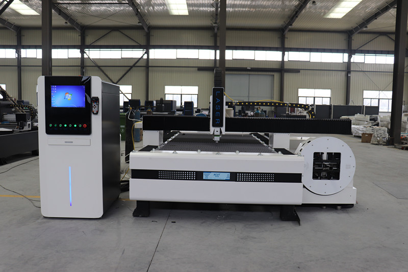 Rotary Cnc Metal Pipe Tube Sheet Laser Cutter 2000w Fiber Laser Cutting Machine 회전하는 Cnc 금속 관 관판 레이저 절단기 2000w 섬유 레이저 절단기