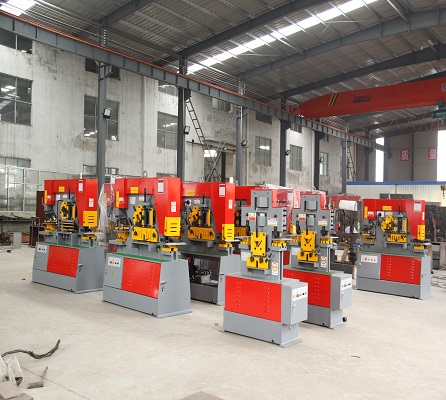 Steel Plate Angle Cutting Punching Notching Machine Hydraulic Ironworker For Sale 강판 앵글 커팅 펀칭 노칭 머신 유압 Ironworker 판매